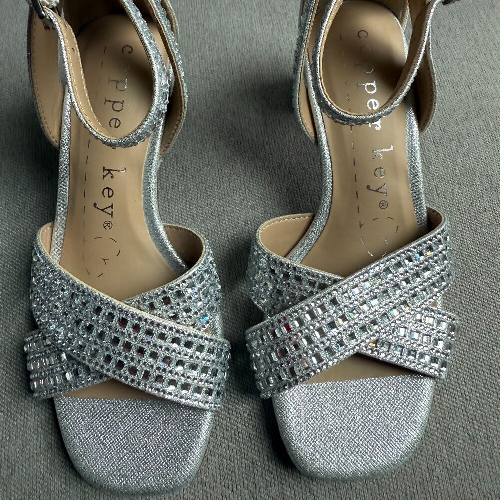 Cooper Key Girls' Lisee Rhinestone Dress Heels. Silver Toddler size 12